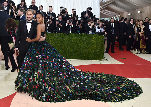 marco-perego-&-zoe-saldana-met-gala-2016-ball