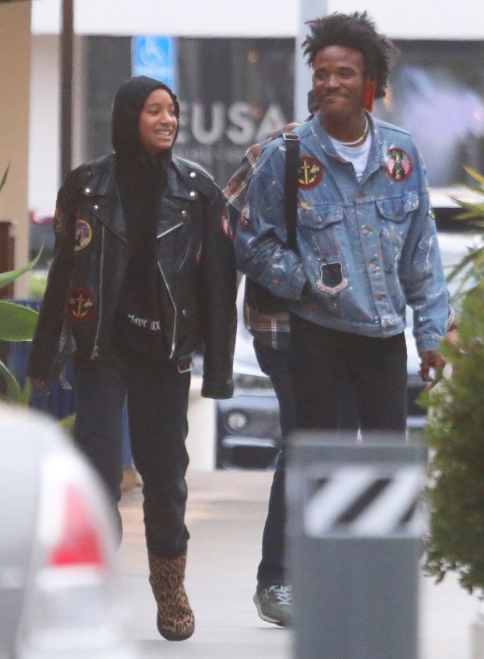 Willow Smith Enjoys A Lunch Date Boyfriend De’Wayne