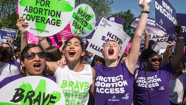 Supreme Court Strikes Down Texas Abortion Law