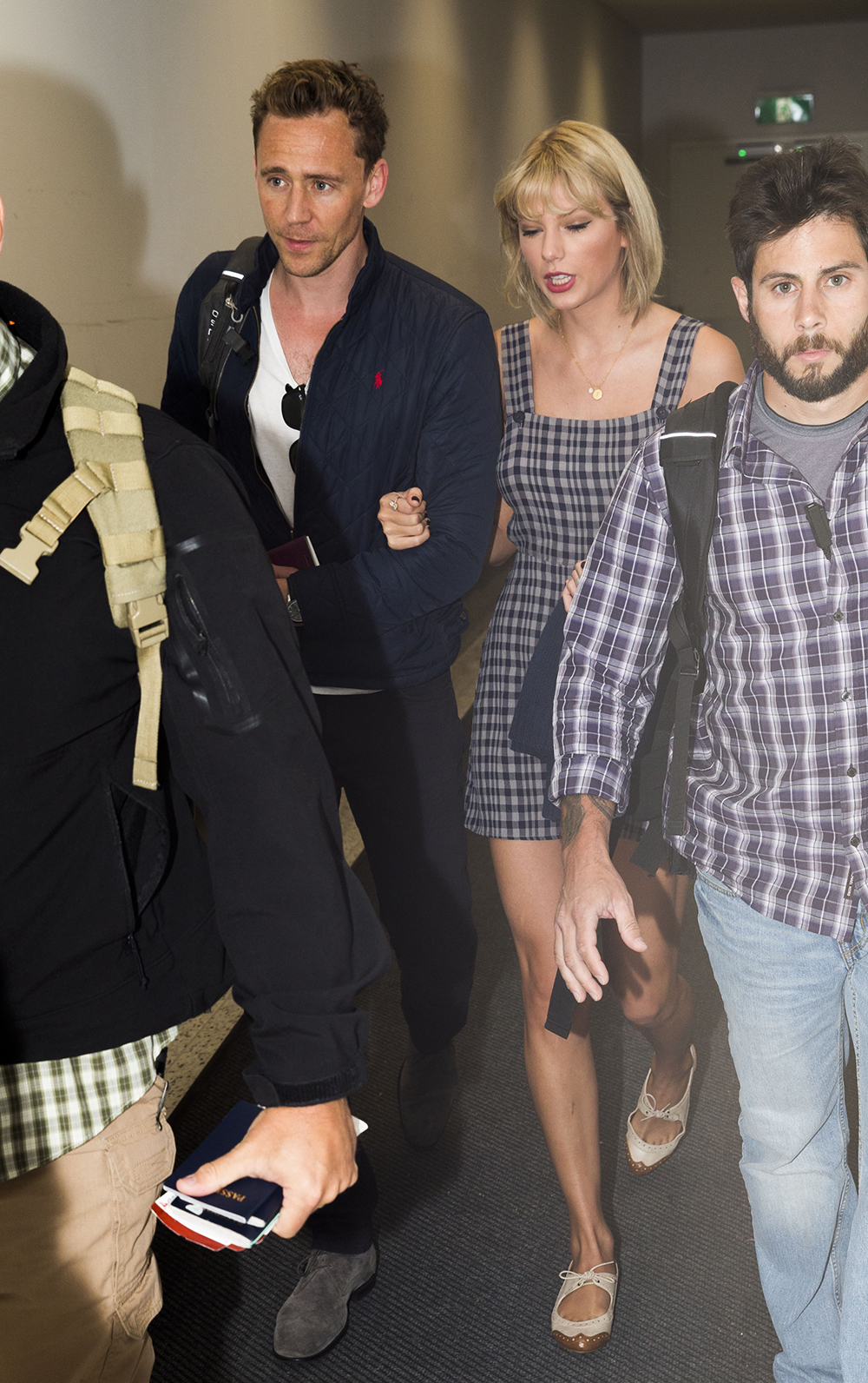 *NO MAIL ONLINE* Taylor Swift and Tom Hiddleston arrive in Australia at Sydney International Airport.