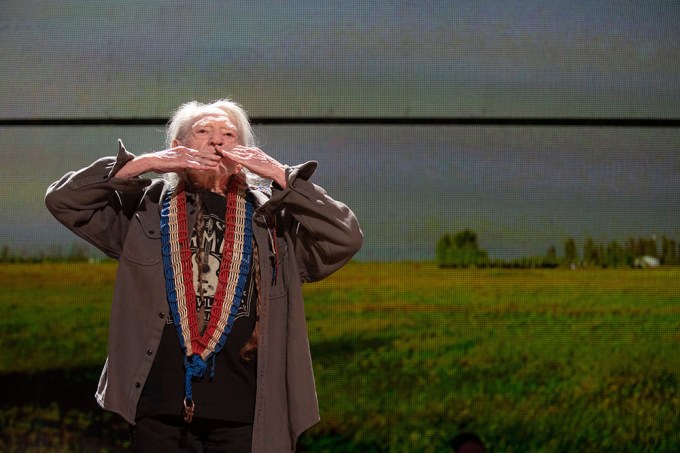 Willie Nelson Blows a Kiss at Farm Aid