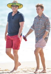 Rob Lowe takes a Memorial Weekend beach walk with son Johnny Lowe in Montecito. 29 May 2021 Pictured: Rob Lowe Johnny Lowe. Photo credit: Van Valkenbug/MEGA TheMegaAgency.com +1 888 505 6342 (Mega Agency TagID: MEGA758684_004.jpg) [Photo via Mega Agency]