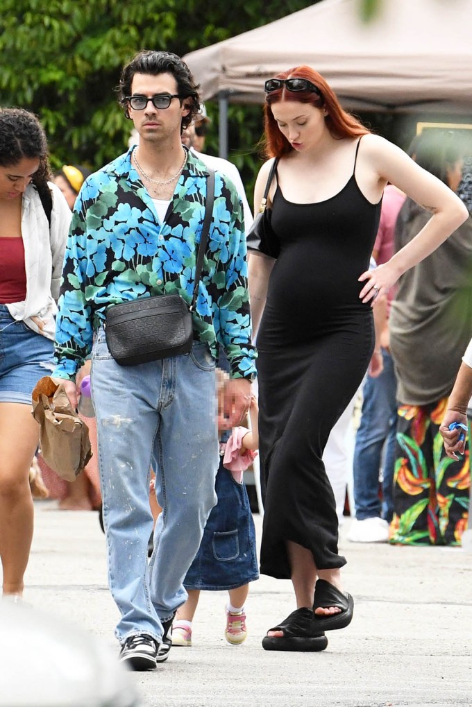 Joe Jonas & Sophie Turner Go To The Farmer’s Market