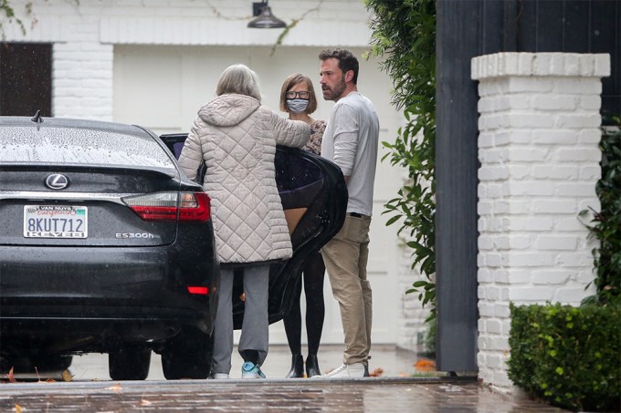 Ben Affleck & Violet Chat With His Mom After Christmas