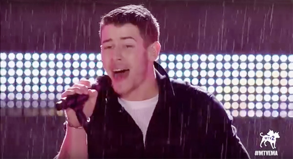 nick-jonas-ema-performance-jealous-2014