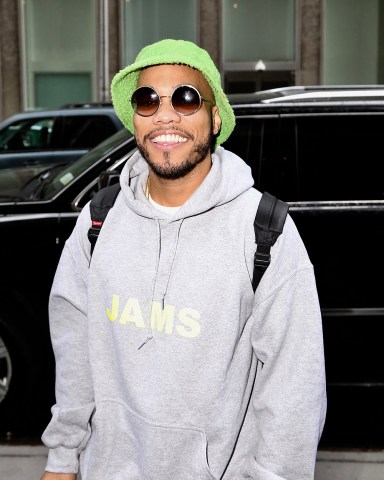 EXCLUSIVE: Anderson Paak is seen at Sirius Studios. 30 Apr 2019 Pictured: Anderson Paak. Photo credit: Joe Russo / MEGA TheMegaAgency.com +1 888 505 6342 (Mega Agency TagID: MEGA408570_001.jpg) [Photo via Mega Agency]