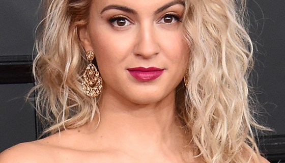 Tori Kelly Grammys Hair Makeup