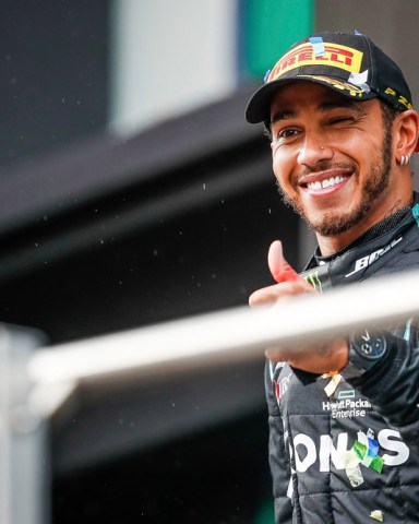 November 15, 2020, Istanbul Park Circuit, Istanbul, Formula 1 DHL Turkish Grand Prix 2020, in the picture podium: Winner Lewis Hamilton (GB # 44), Mercedes-AMG Petronas F1 Team | usage worldwide Photo by: Hasan Bratic/picture-alliance/dpa/AP Images