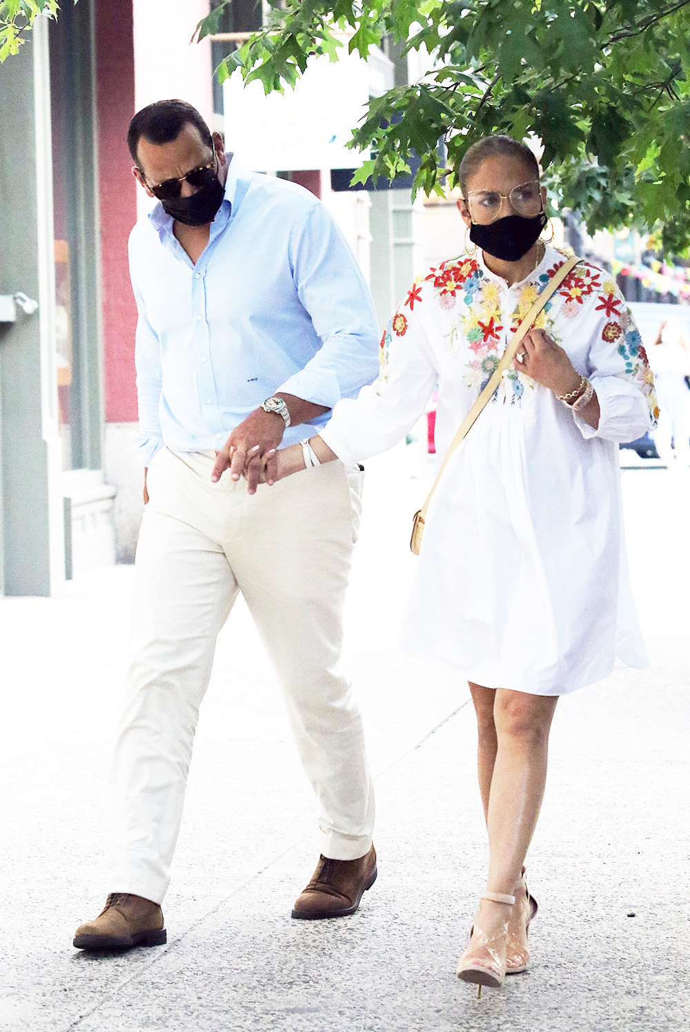 Jennifer Lopez Alex Rodriguez dinner hold hands Cipriani NYC