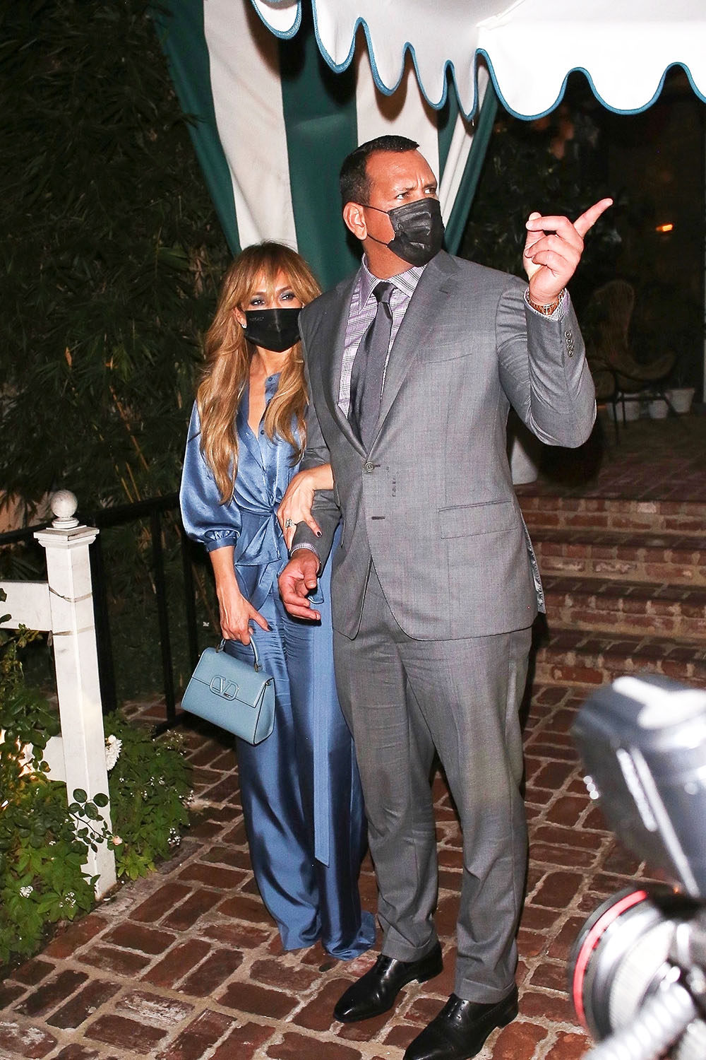 Jennifer Lopez and Alex Rodriguez look classy for a dinner date at San Vicente Bungalows