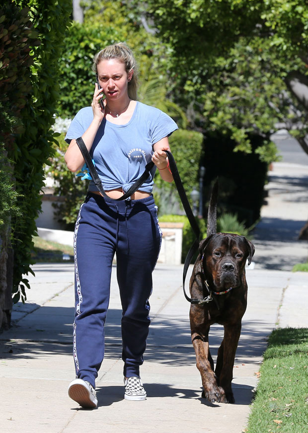 corrine-olympios-walking-dog-2