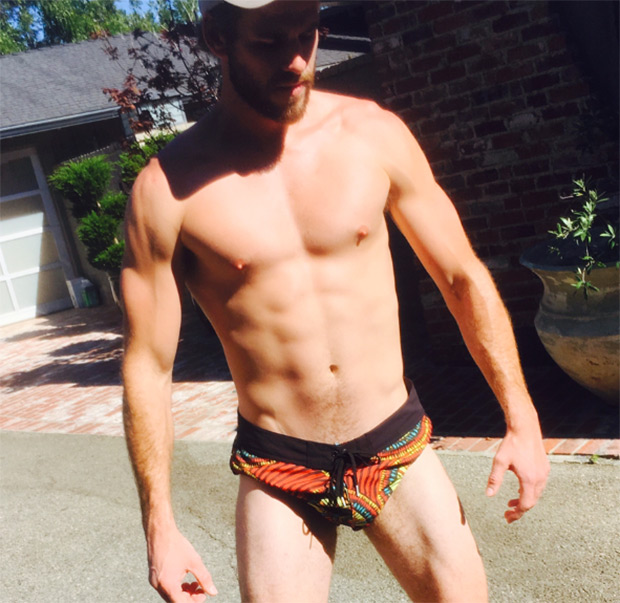 Liam Hemsworth Bulge