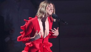 Julia Michaels Performs at 2017 VMA