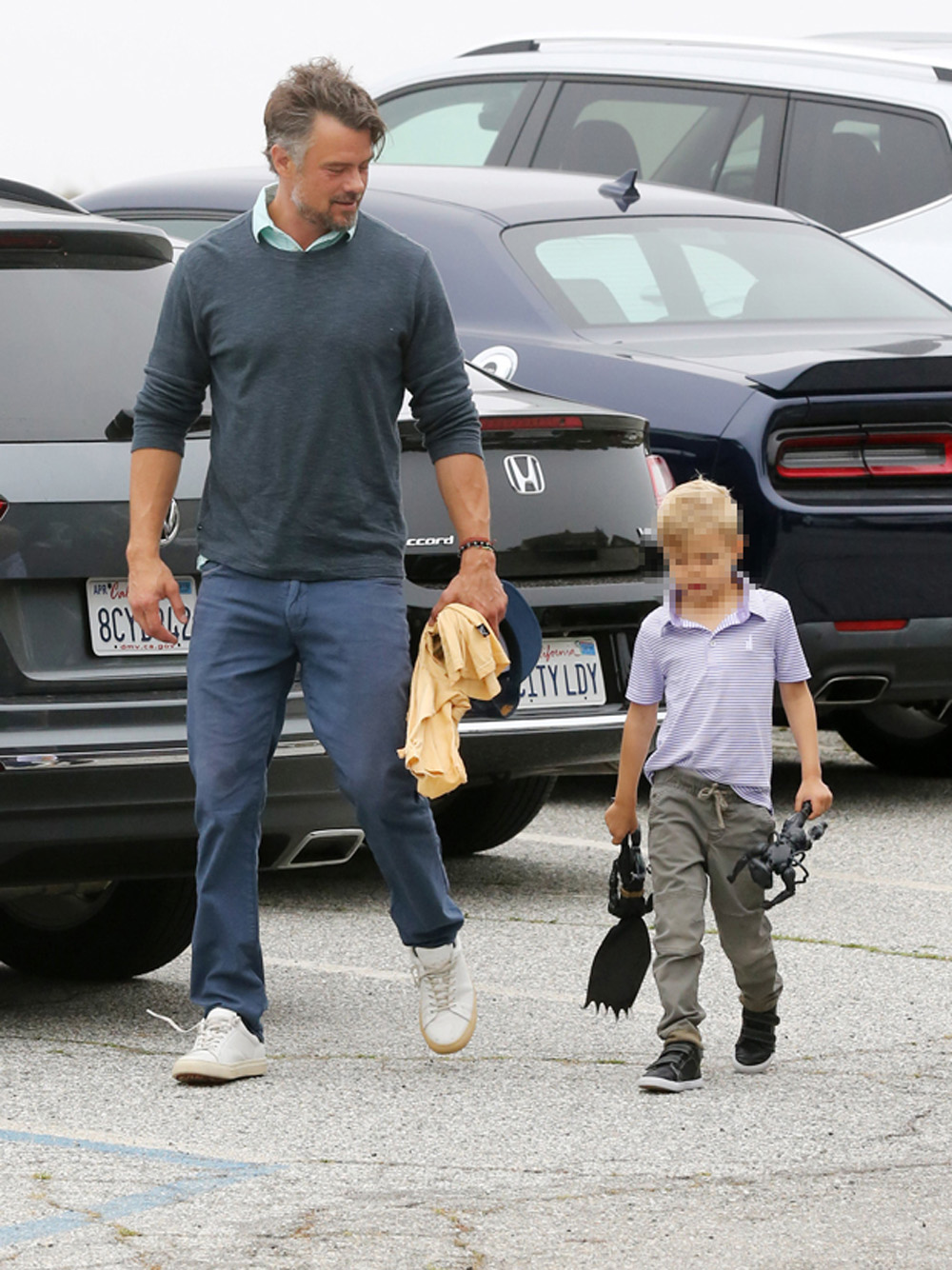 josh-duhamel-spends-quality-father-son-time-with-axl-5-one-day-after-fergie-files-for-divorce-embed