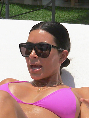Kim Kardashian Wearing A Pink Bikini In Mexico