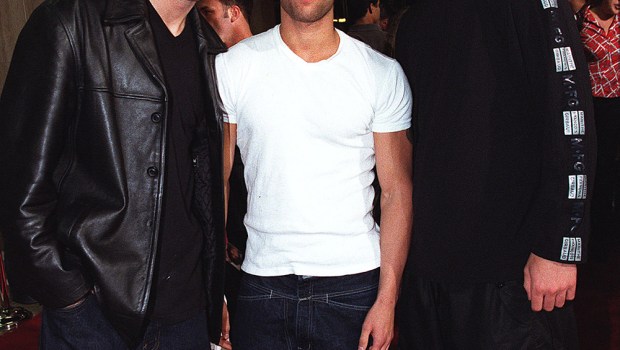 LFO (Rich Cronin, Devon Lima, Brad Fischetti)
Drive Me Crazy
9-22-99 Los Angeles, CA "Drive Me Crazy"
LFO (Rich Cronin, Devon Lima, Brad Fischetti)
20th Century Fox and Movieline Premiere Screening of "Drive Me Crazy".
Photo®Eric Charbonneau/BEImages.net