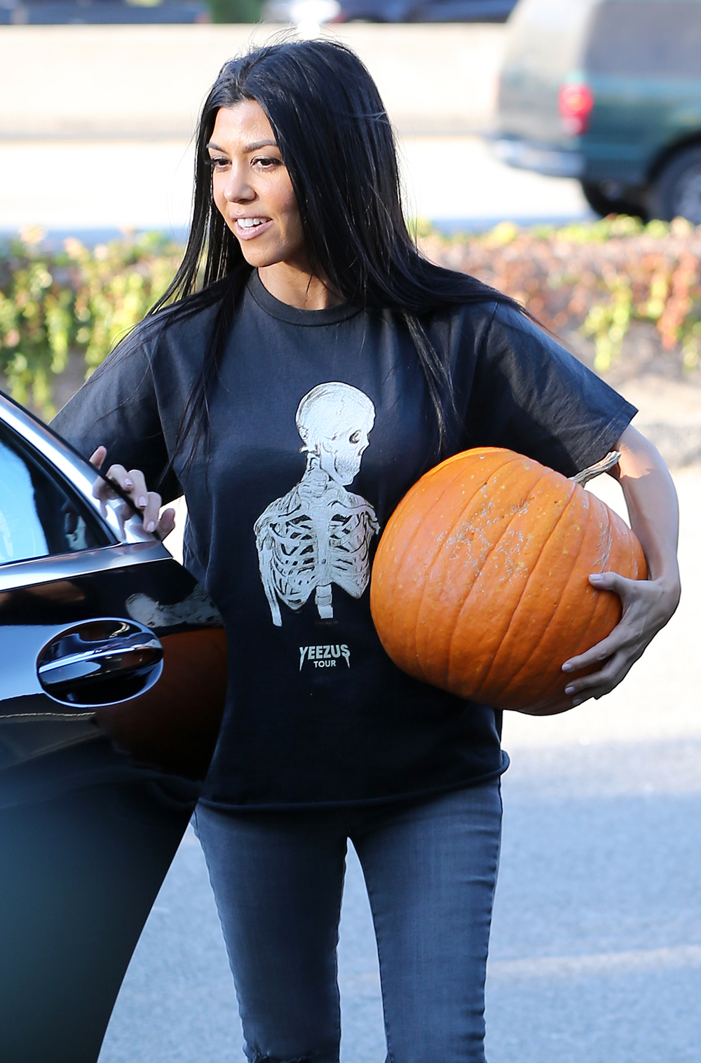 Kourtney Kardashian takes Mason and Penelope to the pumpkin patch in Calabasas.

Pictured: Kourtney Kardashian and Mason and Penelope
Ref: SPL1163940  291015  
Picture by: Clint Brewer / Splash News

Splash News and Pictures
Los Angeles:310-821-2666
New York:212-619-2666
London:870-934-2666
photodesk@splashnews.com