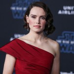 HOLLYWOOD, LOS ANGELES, CALIFORNIA, USA - DECEMBER 16: World Premiere Of Disney's 'Star Wars: The Rise Of Skywalker' held at the El Capitan Theatre on December 16, 2019 in Hollywood, Los Angeles, California, United States. (Photo by Xavier Collin/Image Press Agency)Pictured: Daisy RidleyRef: SPL5136306 161219 NON-EXCLUSIVEPicture by: Xavier Collin/Image Press Agency/Splash News / SplashNews.comSplash News and PicturesUSA: +1 310-525-5808London: +44 (0)20 8126 1009Berlin: +49 175 3764 166photodesk@splashnews.comWorld Rights