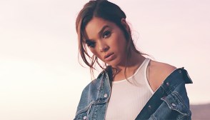 Hailee Steinfeld In The Let Me Go Video