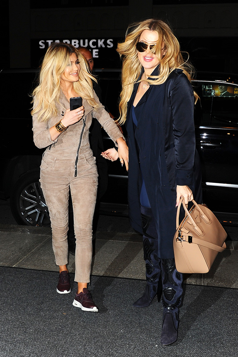 khloe-kylie-12