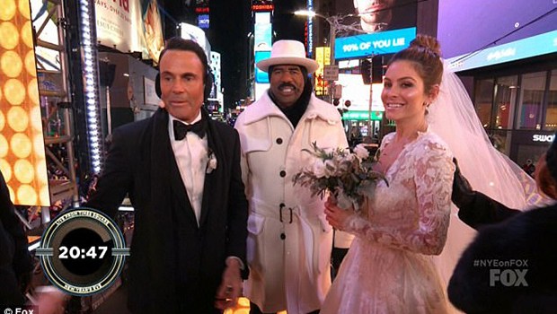 maria menounos wedding dress