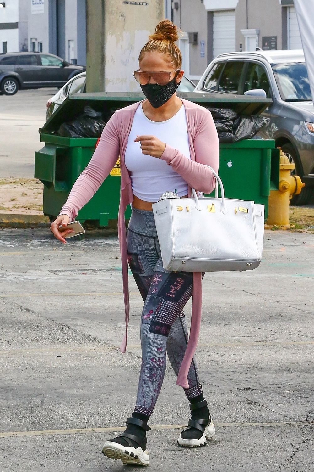 Miami, FL  - Jennifer Lopez takes some time to exercise on a Sunday morning in Miami.

Pictured: Jennifer Lopez

BACKGRID USA 24 JANUARY 2021 

USA: +1 310 798 9111 / usasales@backgrid.com

UK: +44 208 344 2007 / uksales@backgrid.com

*UK Clients - Pictures Containing Children
Please Pixelate Face Prior To Publication*