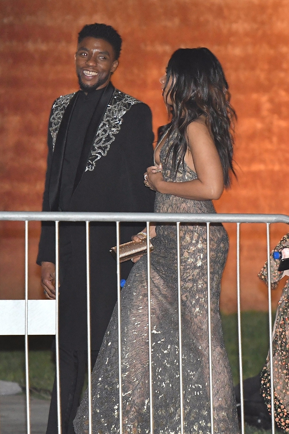 Beverly Hills, CA  - Chadwick Boseman, Regina Hall, and Gabrielle Union exit the 2018 Vanity Fair Oscar Party at the Wallis Annenberg Center for the Performing Arts after the Academy Awards.

Pictured: Chadwick Boseman, Regina Hall, Gabrielle Union

BACKGRID USA 4 MARCH 2018 

BYLINE MUST READ: HGVC / BACKGRID

USA: +1 310 798 9111 / usasales@backgrid.com

UK: +44 208 344 2007 / uksales@backgrid.com

*UK Clients - Pictures Containing Children
Please Pixelate Face Prior To Publication*