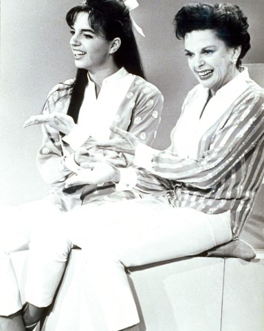 LIZA MINNELLI AND JUDY GARLAND 1973
VARIOUS - 1974