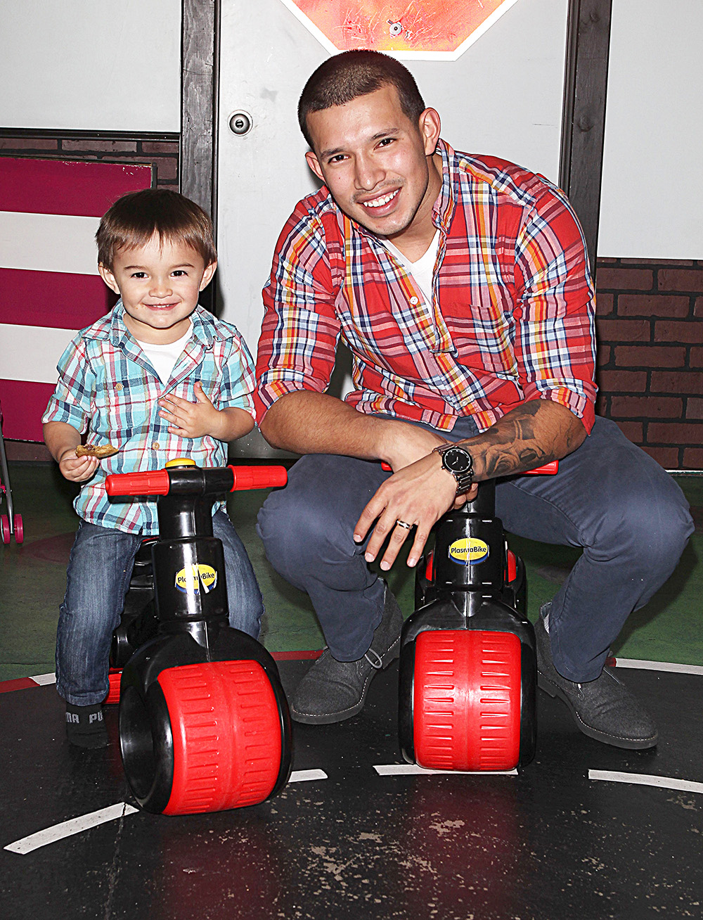 Teen Mom 2 Kail Lowry book party for her first children's book "Love is Bubblegum" - Bel Air

Pictured: Javi Marroquin,Lincoln Marroquin,Kail Lowry
Javi Marroquin
Isaac Rivera
Lincoln Marroquin
Ref: SPL1177016 141115 NON-EXCLUSIVE
Picture by: SplashNews.com

Splash News and Pictures
Los Angeles: 310-821-2666
New York: 212-619-2666
London: 0207 644 7656
Milan: 02 4399 8577
photodesk@splashnews.com

World Rights