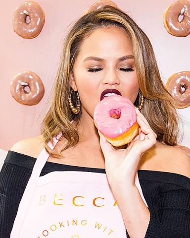 Chrissy Teigen
Beautycon Festival Los Angeles, USA - 13 Aug 2017