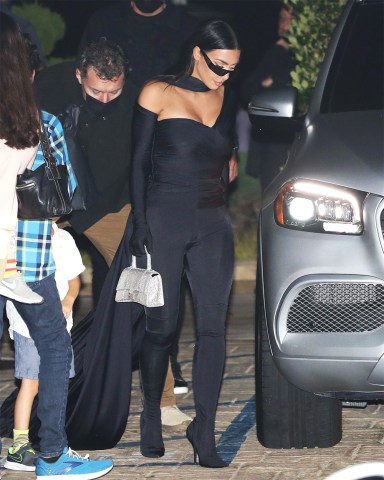 Malibu, CA  - *EXCLUSIVE*  - Kim Kardashian exits Nobu after dinner with her mother Kris Jenner and Corey Gamble in Malibu.

Pictured: Kim Kardashian

BACKGRID USA 7 SEPTEMBER 2021 

USA: +1 310 798 9111 / usasales@backgrid.com

UK: +44 208 344 2007 / uksales@backgrid.com

*UK Clients - Pictures Containing Children
Please Pixelate Face Prior To Publication*