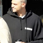 Los Feliz,   - *EXCLUSIVE*  - Actor Noah Centineo has a day with friends as he keeps his new shaved head under a black hoodie.

Pictured: Noah Centineo

BACKGRID USA 22 AUGUST 2022 

BYLINE MUST READ: BACKGRID

USA: +1 310 798 9111 / usasales@backgrid.com

UK: +44 208 344 2007 / uksales@backgrid.com

*UK Clients - Pictures Containing Children
Please Pixelate Face Prior To Publication*