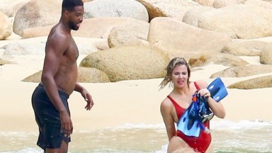 Khloe Kardashian Red Swimsuit Pics