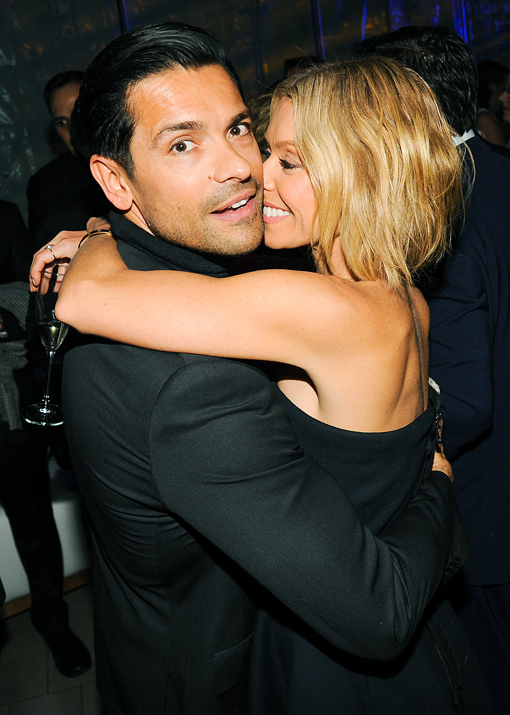 kelly-ripa-mark-pda-moments-8