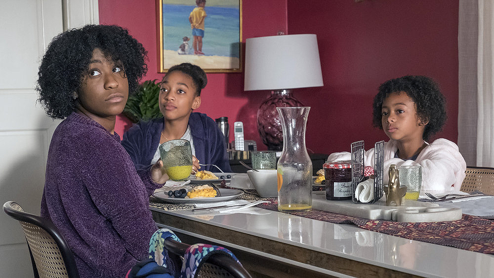 THIS IS US -- "Her" Episode 318 -- Pictured: (l-r) Lyric Ross as Deja, Eris Baker as Tess, Faithe Herman as Annie -- (Photo by: Ron Batzdorff/NBC)