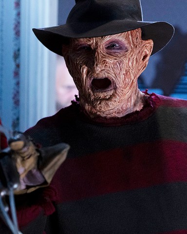 THE GOLDBERGS - "Mister Knifey-Hands" - Despite Beverly's wishes, Jackie's parents allow Adam to watch "A Nightmare on Elm Street" and a disagreement between the families ensues. But Beverly dreams of facing off with horror icon Freddy Krueger (guest star Robert Englund), which teaches her an important lesson about her son's relationship with Jackie. Meanwhile, Erica realizes she's not as popular as she once was when she starts hanging out at William Penn Academy, despite the fact she's no longer a student there, on the Halloween episode of "The Goldbergs," WEDNESDAY, OCT. 24 (8:00-8:30 p.m. EDT), on The ABC Television Network. (ABC/John Fleenor)ROBERT ENGLUND