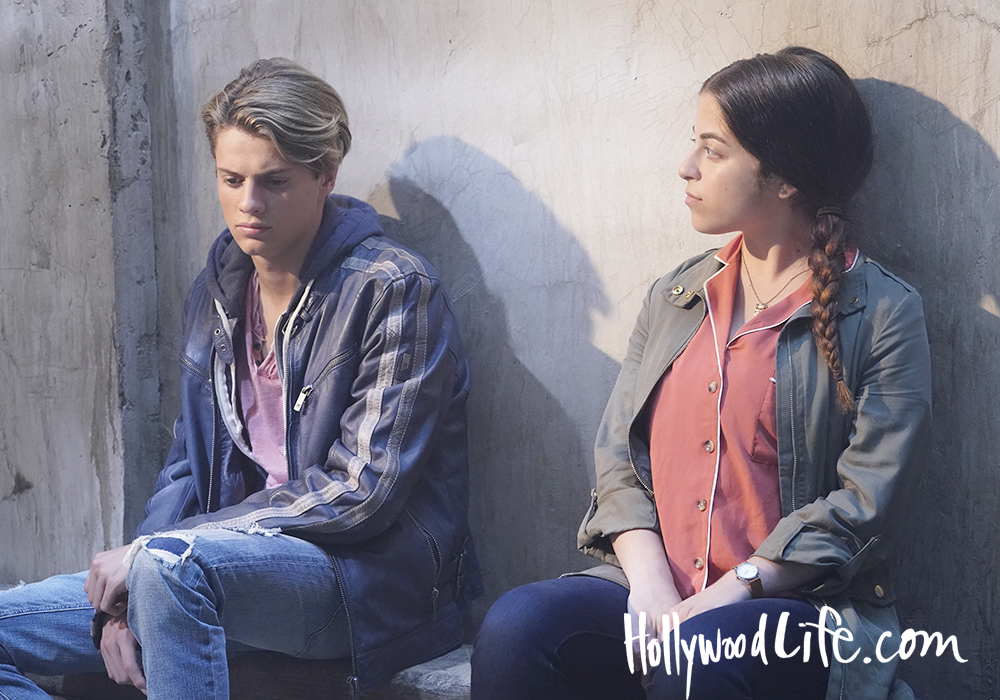 iSolve on Nickelodeon. Pictured Jace Norman (Xander Dewitt), Arielle Martin (Kenzie Messina), Samiyah Womack (Cara Jean), Charlie DeWitt (Ed Begley Jr), Russell DeWitt (Rick Peters), and Ellen DeWitt (Terryn Westbrook). Photo credit:Robert Voets/Nickelodeon ©2018 Viacom Media Networks. All Rights Reserved