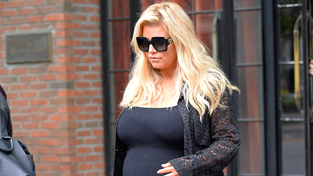 jessica simpson heels pregnant