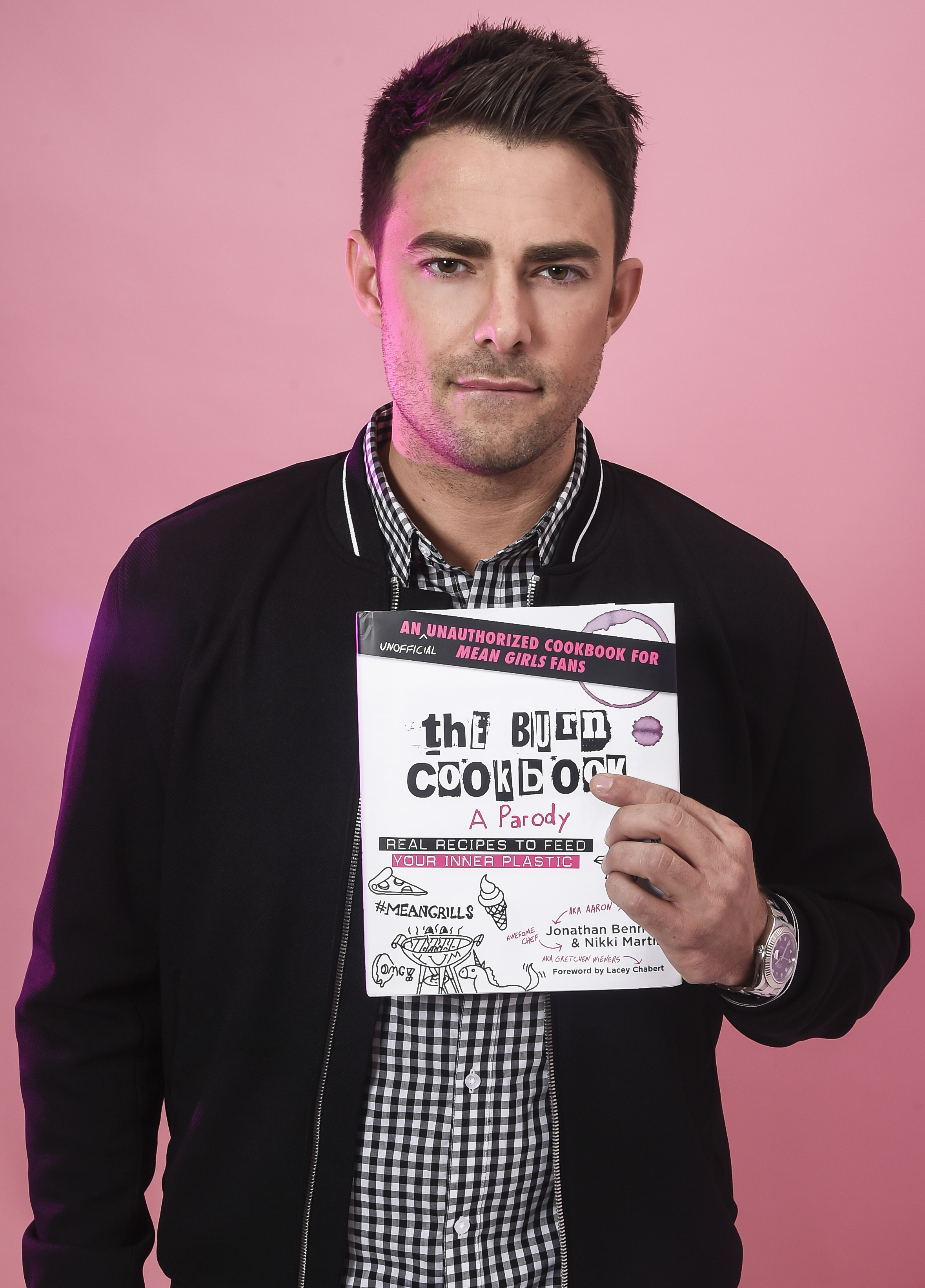 'The Burn Cookbook' author & 'Mean Girls' star Jonathan Bennett stops by HollywoodLife's NYC studio.