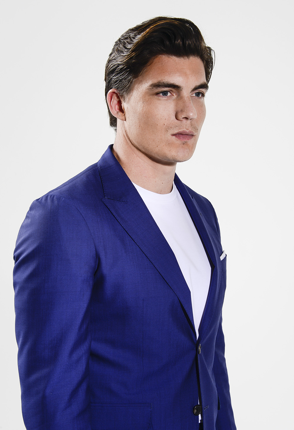 Zane Holtz visits HollywoodLife ahead of the premiere of his new film, Hunter Killer, starring Gerard Butler