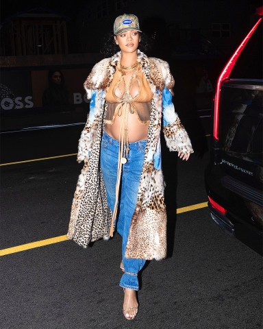 Rihanna unleashes her wild side as she drapes her growing baby bump in fur coat for dinner
Rihanna unleashes her wild side as she drapes her growing baby bump in fur coat for dinner at Giorgio Baldi, Los Angeles, California, USA - 09 Feb 2022