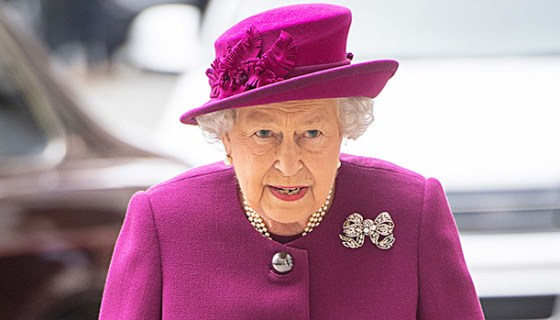 queen elizabeth prince george princess charlotte pic