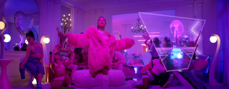 ariana-grande-7-rings-music-video-pics-04