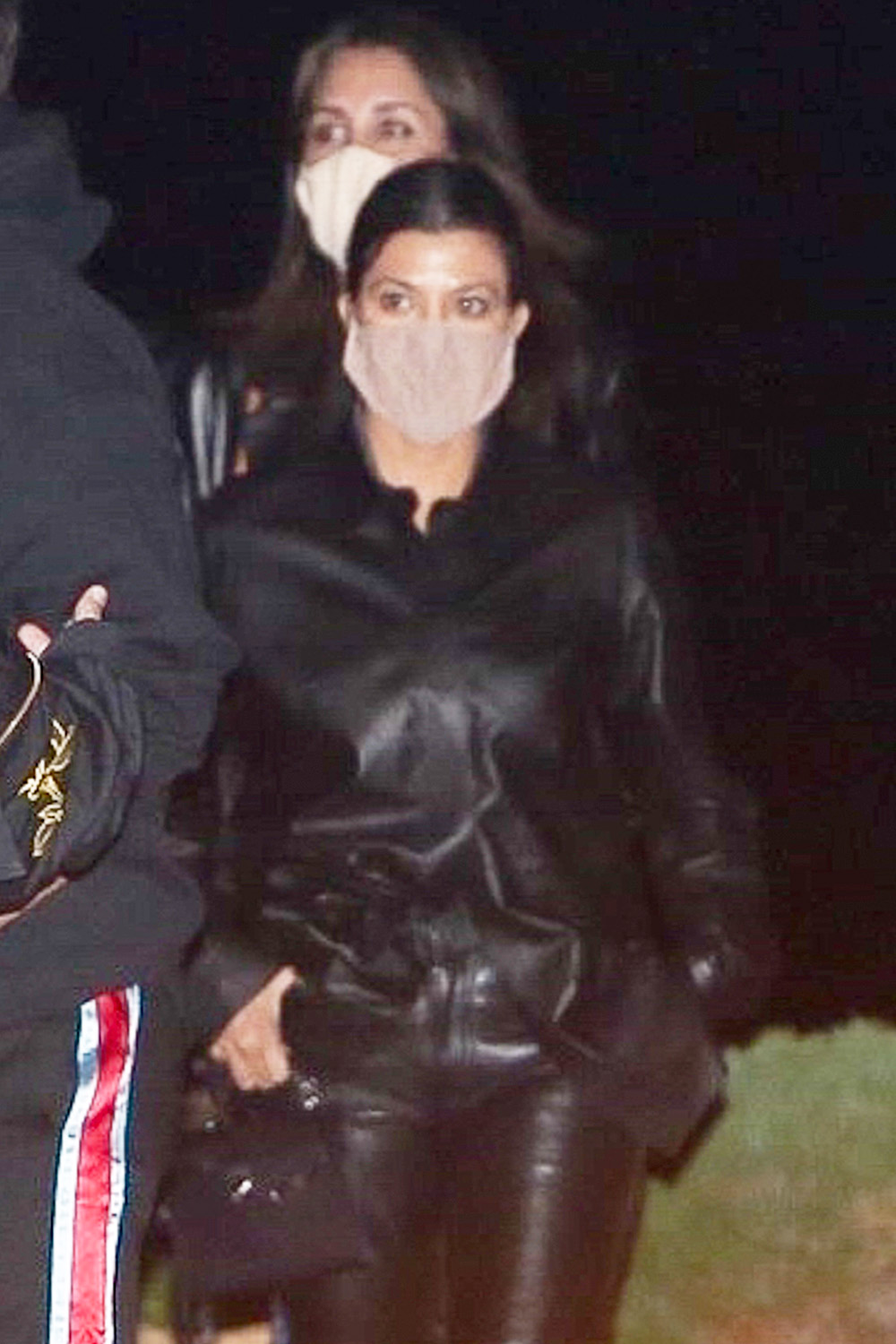 Kourtney Kardashian steps out for dinner with friends at Nobu