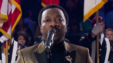 Anthony Hamilton singing National Anthem