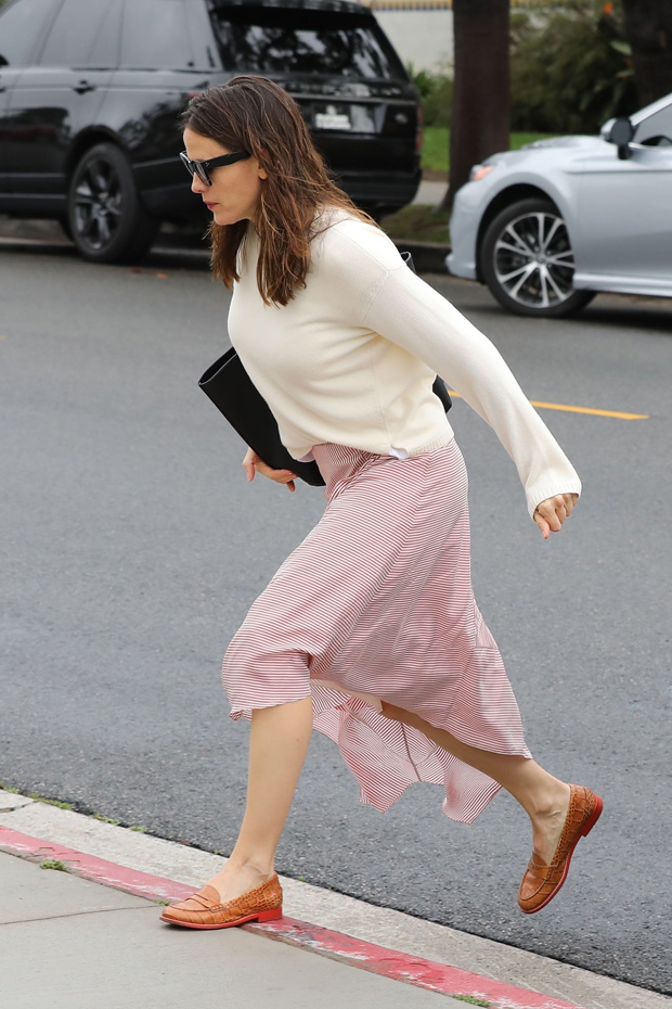 Pacific Palisades, CA - Jennifer Garner and Ben Affleck don't let the rain stop them as they arrive for Sunday church services. The pair, who are committed to coparenting their kids, arrived in separate cars, with the kids riding with Ben in the Range Rover, and Jen arriving with wet hair in the Lexus sedan. Ben looks like he's stepping up and taking parenting duties seriously, as he and eldest daughter Violet shared a sweet bonding moment as they entered the church together.Pictured: Jennifer Garner BACKGRID USA 3 FEBRUARY 2019 BYLINE MUST READ: Lastarpix / BACKGRID USA: +1 310 798 9111 / usasales@backgrid.com UK: +44 208 344 2007 / uksales@backgrid.com *UK Clients - Pictures Containing Children Please Pixelate Face Prior To Publication*