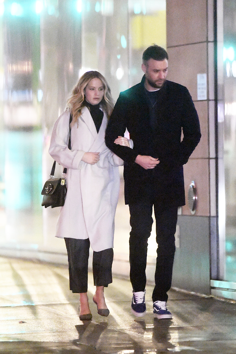 Jennifer Lawrence is photographed this evening showing her giant engagement ring while holding hands with her fiancee Cooke Maroney after having dinner with friends at Chef's Club restaurant in New York City. Cooke at some point came out few times to smoke a cigarette and having a conversation with a lady outside the restaurant

Pictured: Jennifer Lawrence,Cooke Maroney
Ref: SPL5067100 240219 NON-EXCLUSIVE
Picture by: Elder Ordonez / SplashNews.com

Splash News and Pictures
Los Angeles: 310-821-2666
New York: 212-619-2666
London: 0207 644 7656
Milan: 02 4399 8577
photodesk@splashnews.com

World Rights, No Portugal Rights