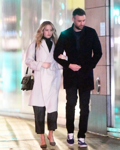 Jennifer Lawrence is photographed this evening showing her giant engagement ring while holding hands with her fiancee Cooke Maroney after having dinner with friends at Chef's Club restaurant in New York City. Cooke at some point came out few times to smoke a cigarette and having a conversation with a lady outside the restaurant

Pictured: Jennifer Lawrence,Cooke Maroney
Ref: SPL5067100 240219 NON-EXCLUSIVE
Picture by: Elder Ordonez / SplashNews.com

Splash News and Pictures
Los Angeles: 310-821-2666
New York: 212-619-2666
London: 0207 644 7656
Milan: 02 4399 8577
photodesk@splashnews.com

World Rights, No Portugal Rights