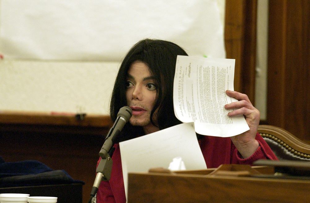 MICHAEL JACKSON
MICHAEL JACKSON SUED IN A CIVIL LAWSUIT BY MARCEL AVRAM AT SANTA MARIA COURT, AMERICA - 14 NOV 2002