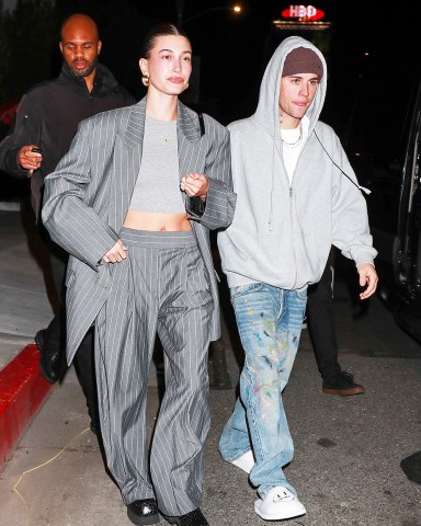 West Hollywood, CA  - Justin Bieber and wife Hailey Bieber are seen making a dash to the car after enjoying an intimate date at the Birds Club in West Hollywood. The two lovebirds met up with good friend Kendall Jenner.

Pictured: Justin Bieber, Hailey Bieber

BACKGRID USA 6 JANUARY 2023 

BYLINE MUST READ: affinitypicture / BACKGRID

USA: +1 310 798 9111 / usasales@backgrid.com

UK: +44 208 344 2007 / uksales@backgrid.com

*UK Clients - Pictures Containing Children
Please Pixelate Face Prior To Publication*